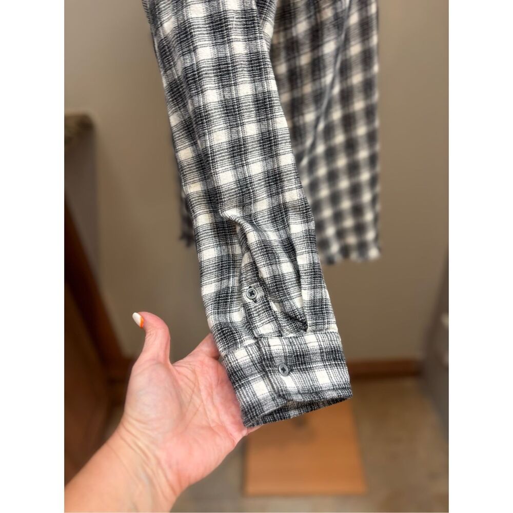 Lucky Brand L Black plaid rough hem flannel w-breast pocket - Picture 5 of 9
